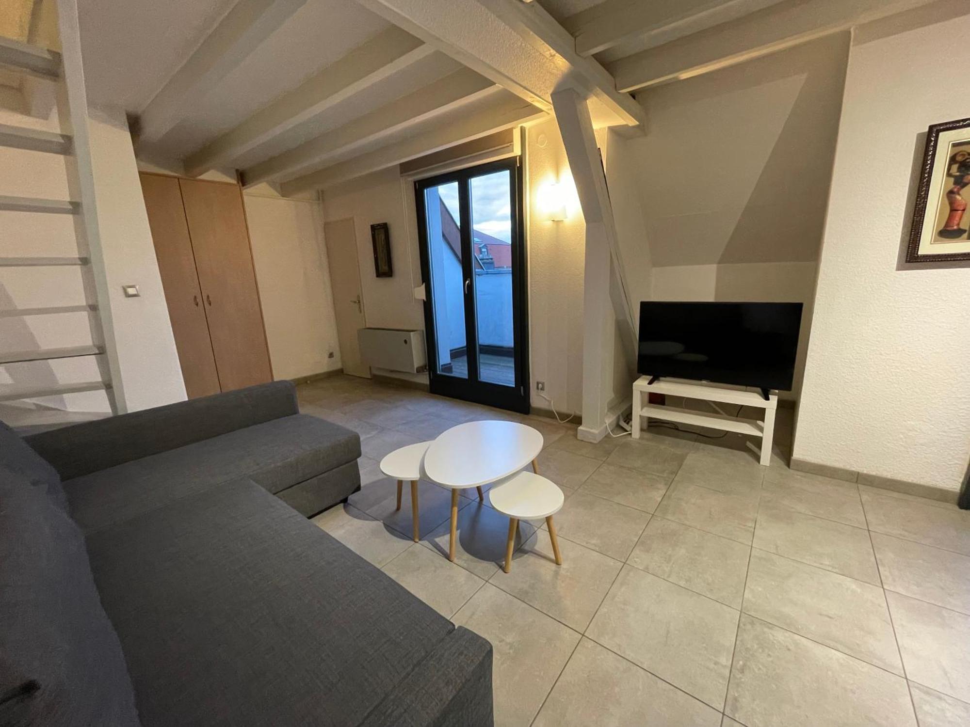 Fathala - Appartement Lumineux En Dernier Etage - Face A La Gare Routiere Sarrebourg Buitenkant foto